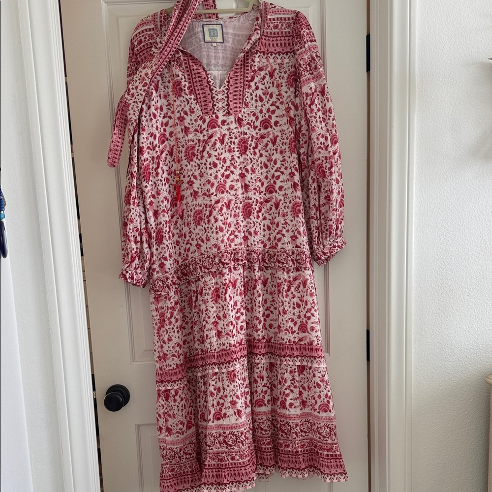 Elegant Red and White Floral Long Sleeve Dress